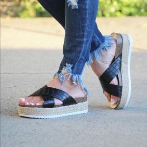 Espadrille platform sandals